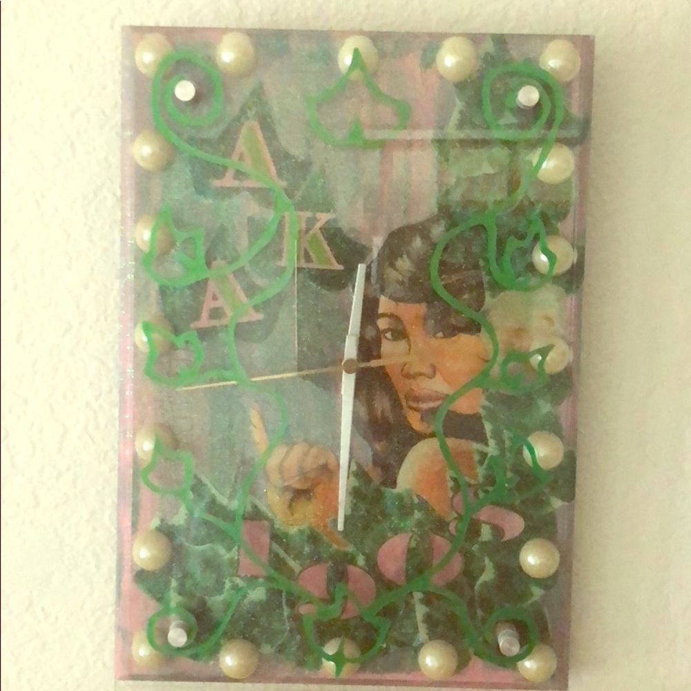 AKA ‪20 Pearls Wall/Office Clock